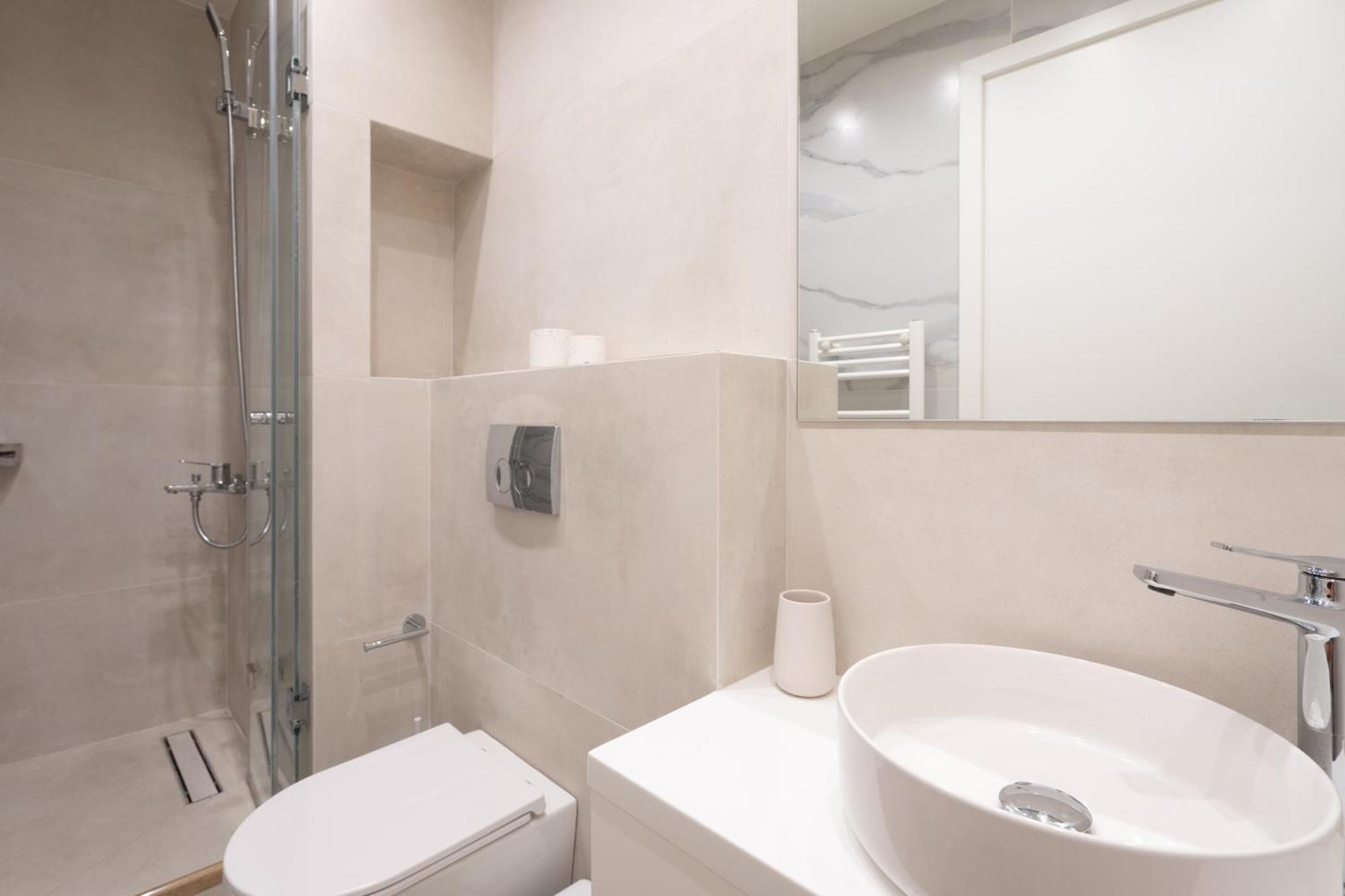 Newly Renovated 2 Bedroom Apartment, 5Min To Metro Atenas Exterior foto